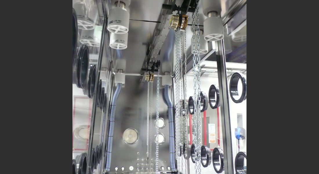 Radioaktive Abfallbehandlung in Gloveboxen