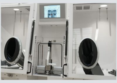 Ventilated T-shaped airlocks