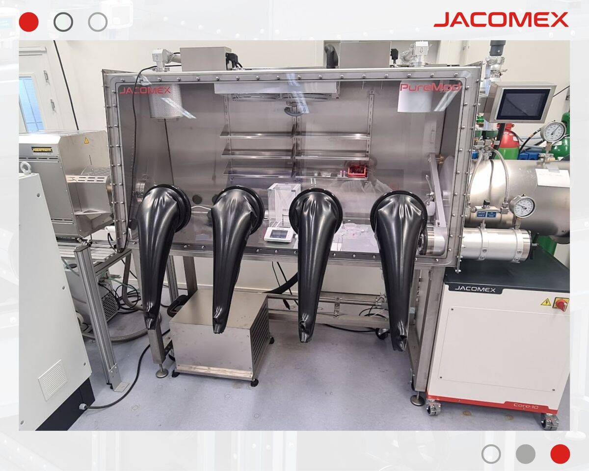 A Jacomex supplement, please! A Jacomex supplement, please!