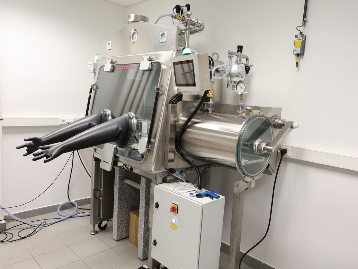 Isolator mit präziser Feuchtigkeitskontrolle