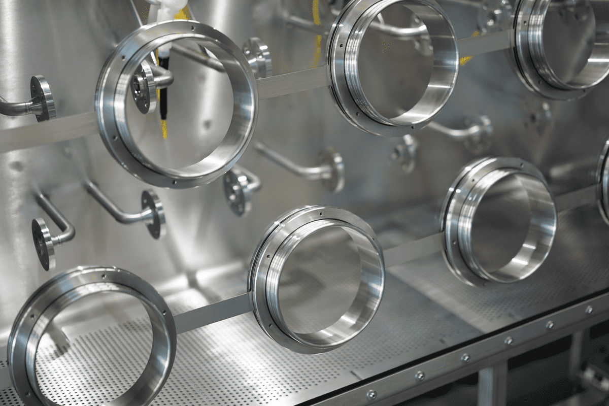 Jacomex High-Integrity-Containment-Glovebox-System unter Unterdruck mit gefilterter Luft
