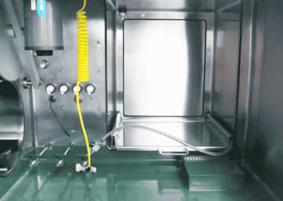 Oberflächenbeschichtung für Handschuhboxen